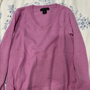 Tahari Women's Cashmere V-Neck Sweater in Soft Pink